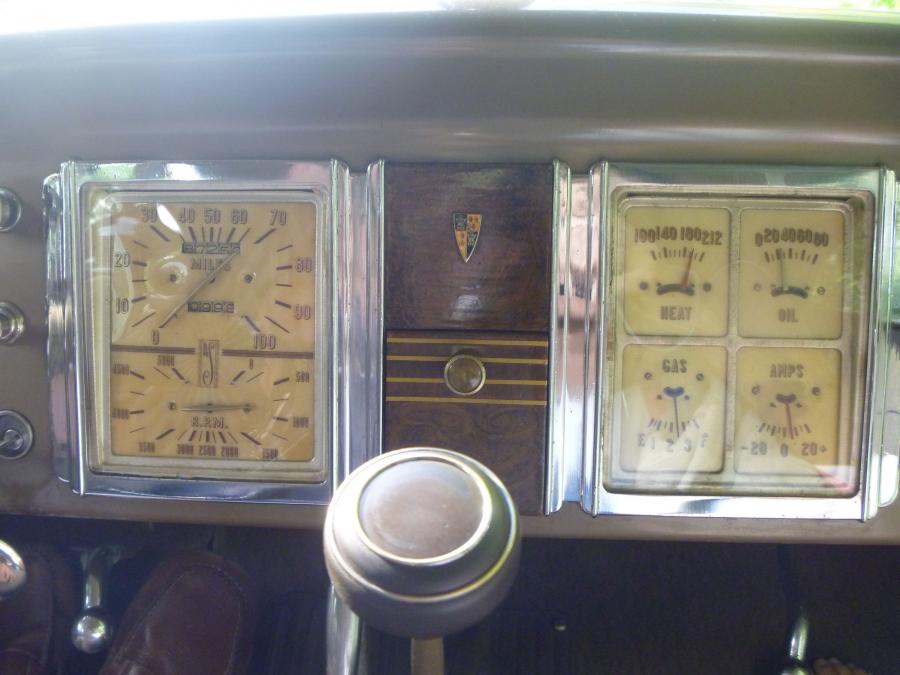 Панель приборов DeSoto S2 Airflow Coupe 1936 года  (фото 12 из 19)